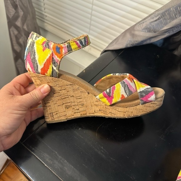 Tom’s Women’s Sienna Ikat Cork Heel Wedge Sandals Size 7.5 - Picture 4 of 14